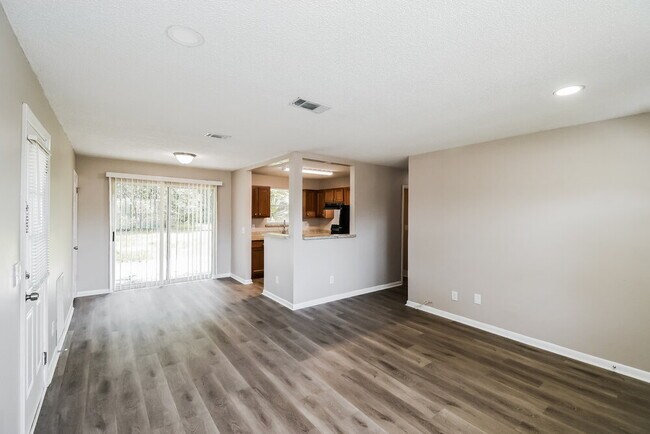 Foto del edificio - 3920 Lane Ave S