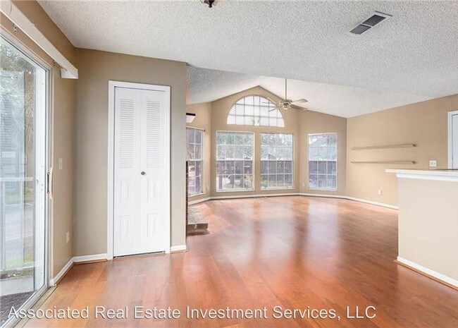 Foto del edificio - 938 Framlingham Ct