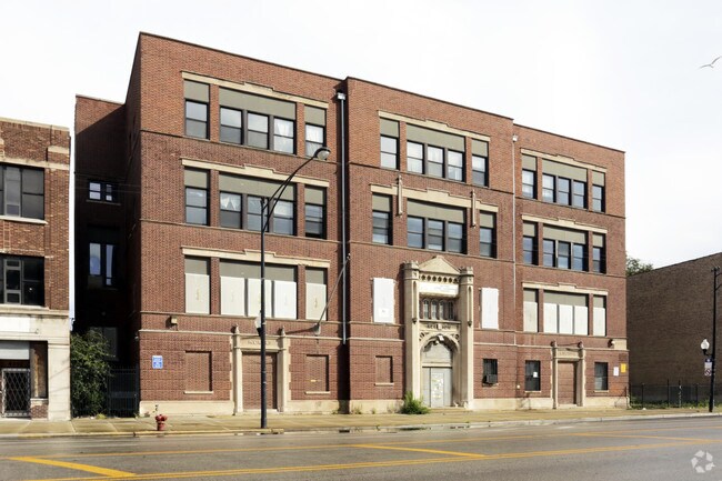 Building Photo - 4320 W Madison St