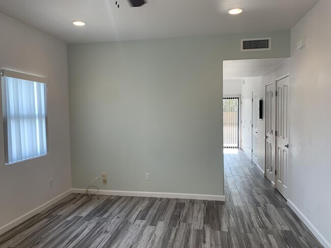 Building Photo - 1741 E Hedrick Dr