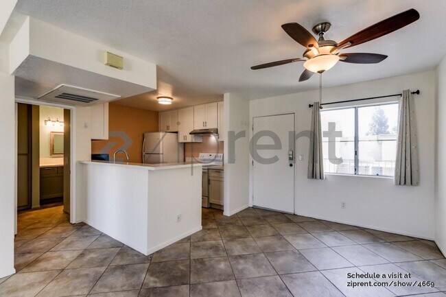 Foto del edificio - 15000 Downey Ave
