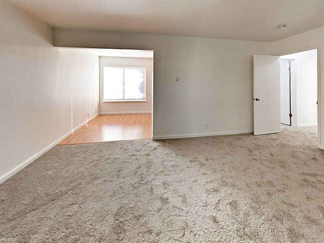 Building Photo - 897 Northrup St