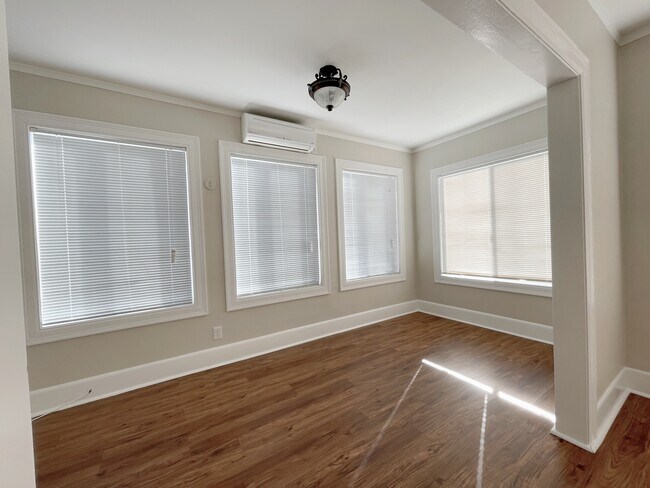 Building Photo - 1764 N La Brea Ave