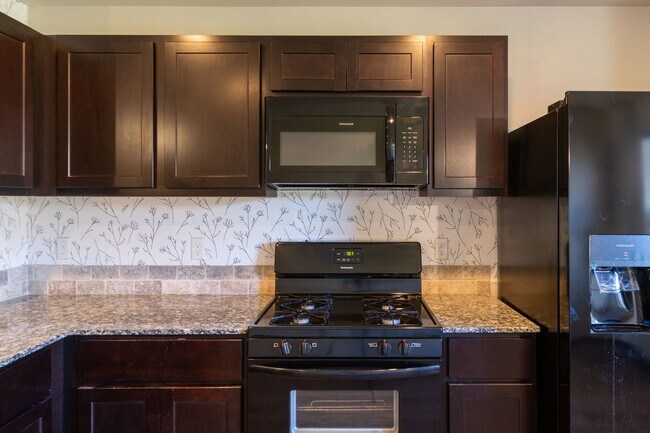 Foto del edificio - Beautiful 4 Bed 2 Bath in the Heart of Noble!