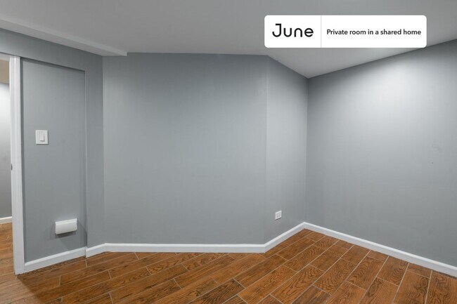 Foto del edificio - Private bedroom in 4 bed/2 bath Home