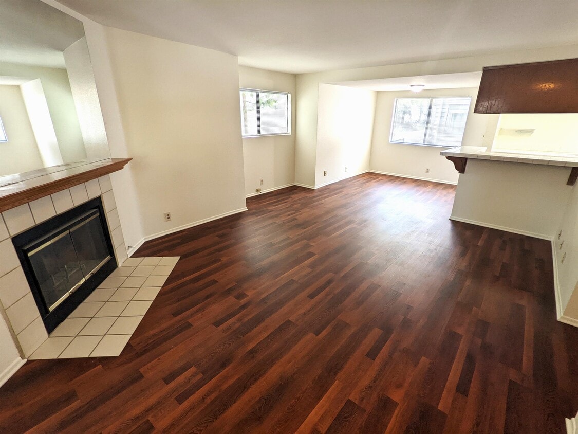 Primary Photo - 279 E Glenarm St