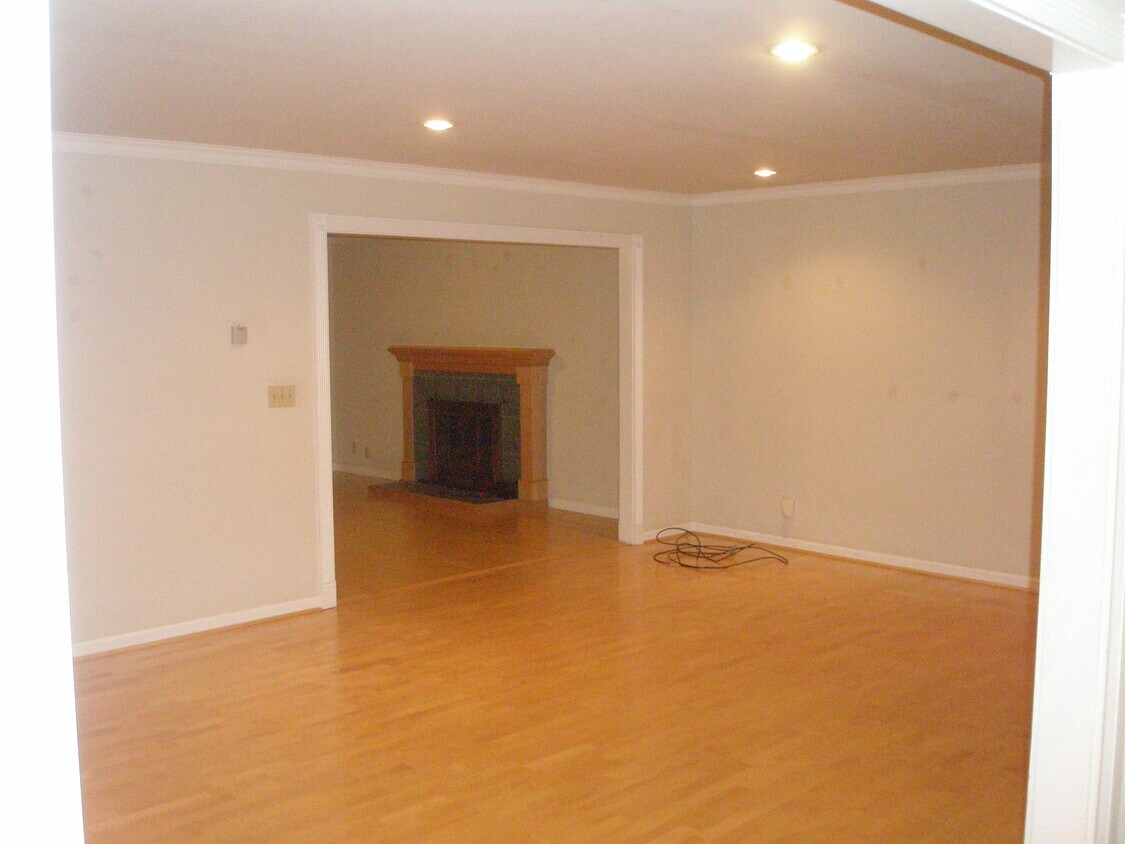 Primary Photo - 536 9th Ave