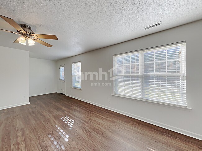 Foto del edificio - 4901 Alenja Ln