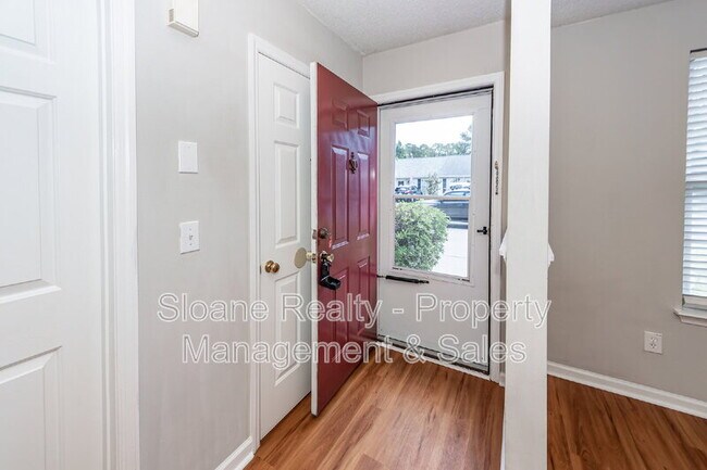 Building Photo - 1343 Pinnacle Ln