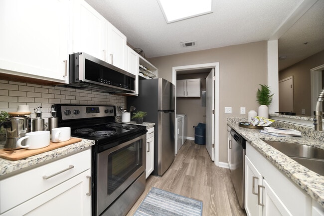 Building Photo - Vetra Asheville