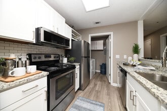 Building Photo - Vetra Asheville