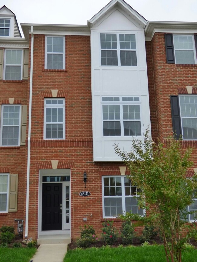 Building Photo - 43141 Whelplehill Terrace