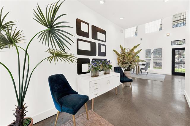 Foto del edificio - 1233 Lady Ln