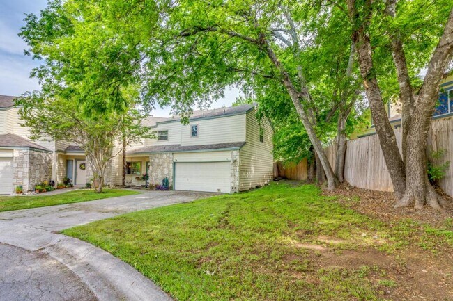 Foto del edificio - 8573 Echo Creek Ln
