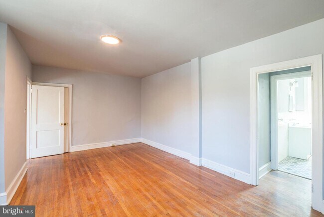 Foto del edificio - 2115 N 63rd St