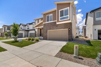 Building Photo - 5015 Oakley Dr