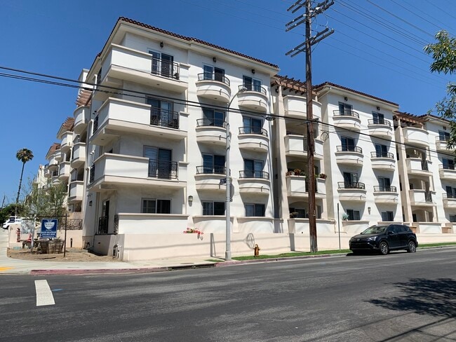 Building Photo - 11848 Kiowa Ave