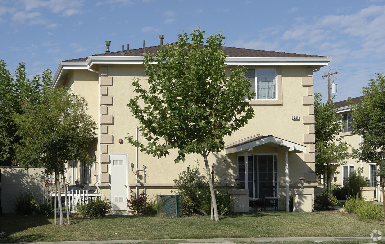 Foto principal - 449 1st St
