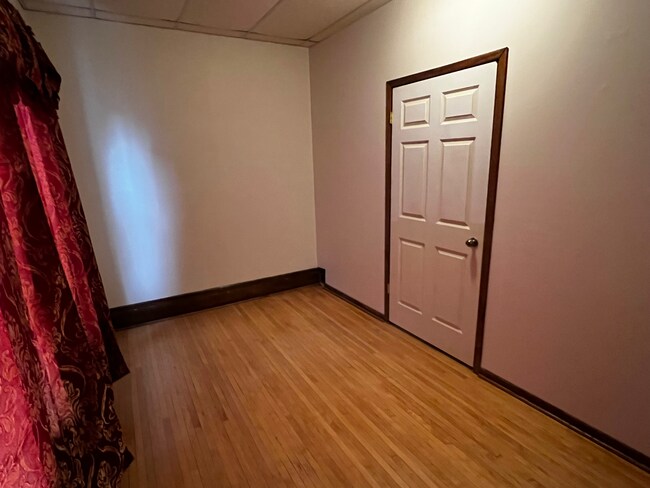Foto del edificio - 1215 E 1st St
