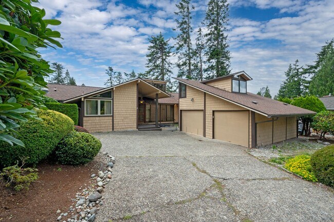 Foto del edificio - 3 Bed / 3 Bath Home in Tam O'Shanter!
