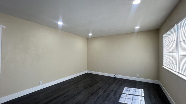 Foto del edificio - 43rdAve3915