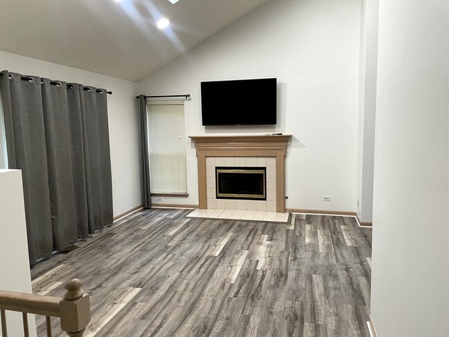 Building Photo - 1651 Apple Tree Ln