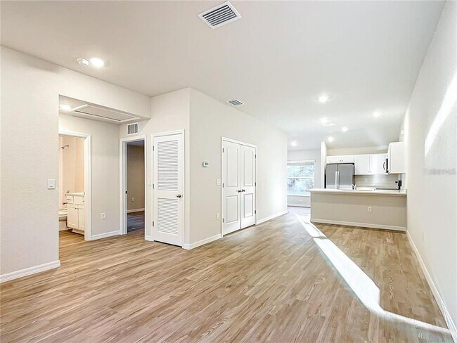 Foto del edificio - 3070 E Odier St