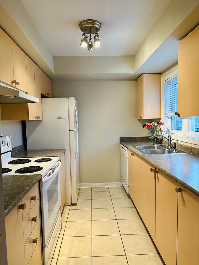 Building Photo - 4620 Guildwood Way