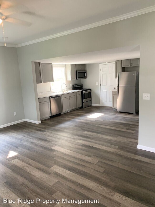 Foto del edificio - 2 br, 2 bath House - 618 E Maple Street