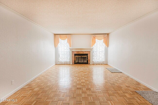 Building Photo - 724 Espada Dr