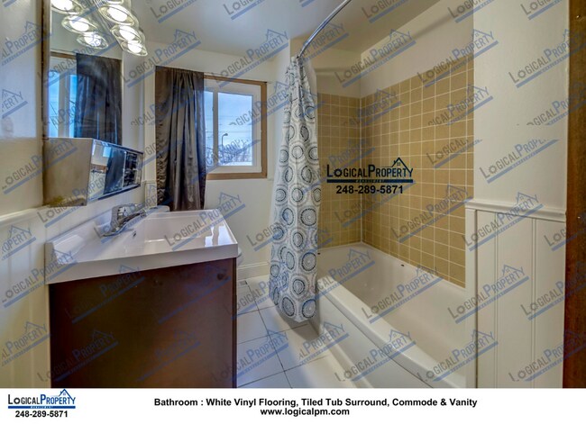 Foto del edificio - 3/1.5 Split Level: Open Foolrplan,C/A,Hard...