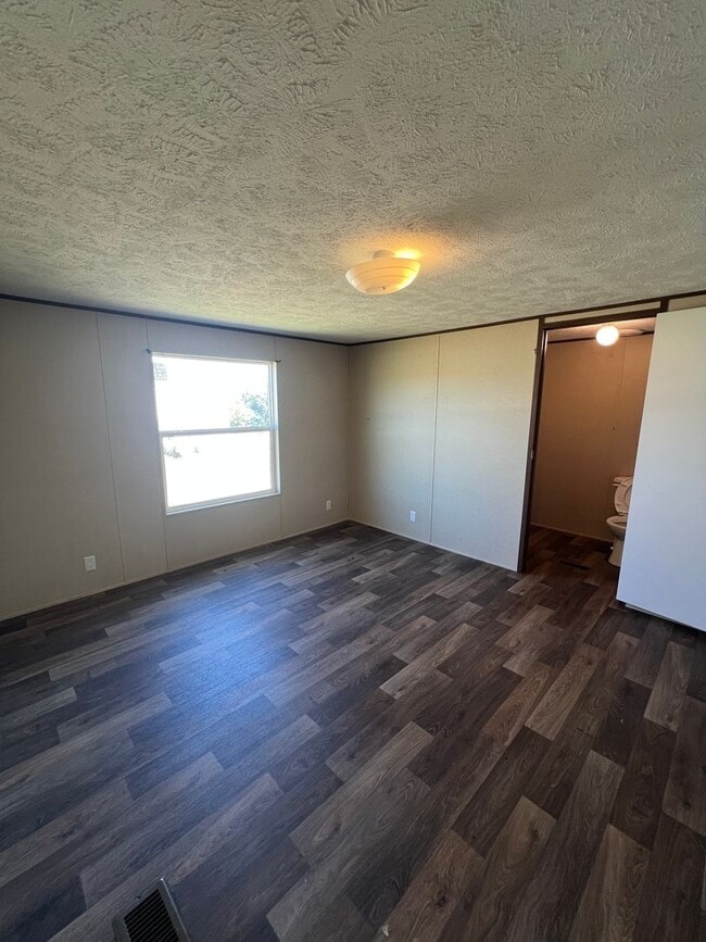 Foto del edificio - 142 County Rd 5516