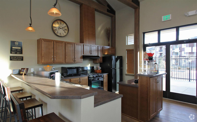 Interior Photo - Copper Ridge