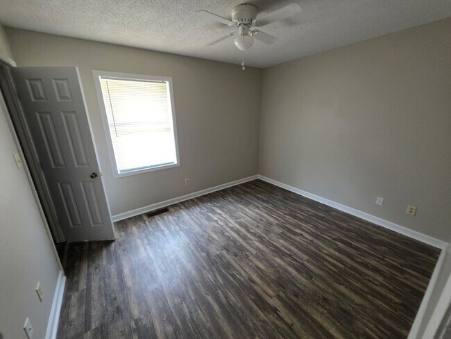 Foto del edificio - Mackenzie Lane Complex