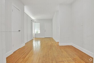 Building Photo - 7325 Carlyle Ave