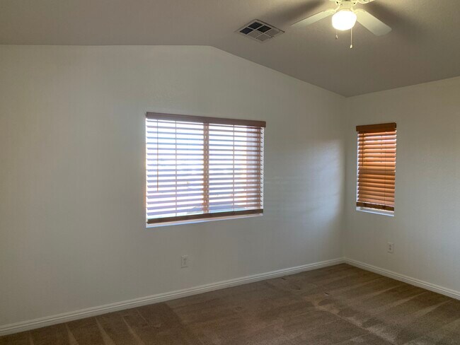 Foto del edificio - 5005 Bayberry Crest St