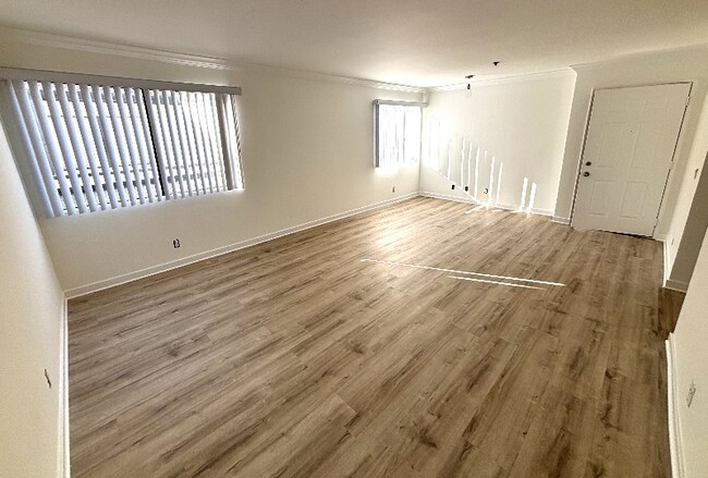 Foto del edificio - 555 Oak St