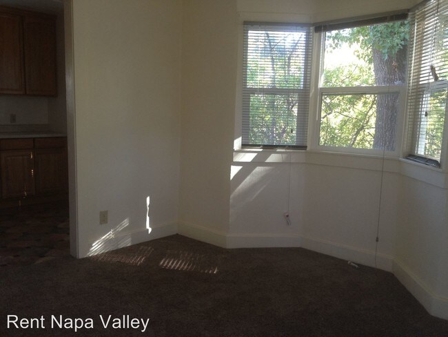 Building Photo - 317 Brookside Dr