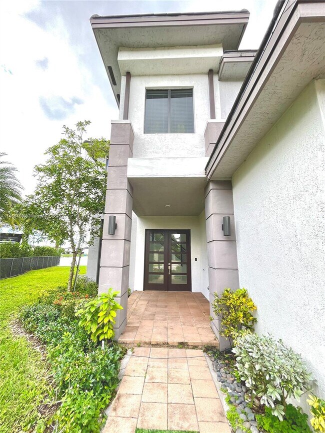 Building Photo - 8844 NW 160th Terrace