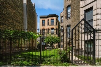 Building Photo - 3140 N Kenmore Ave