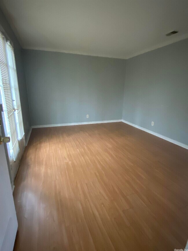 Building Photo - 6401 Sandpiper Dr