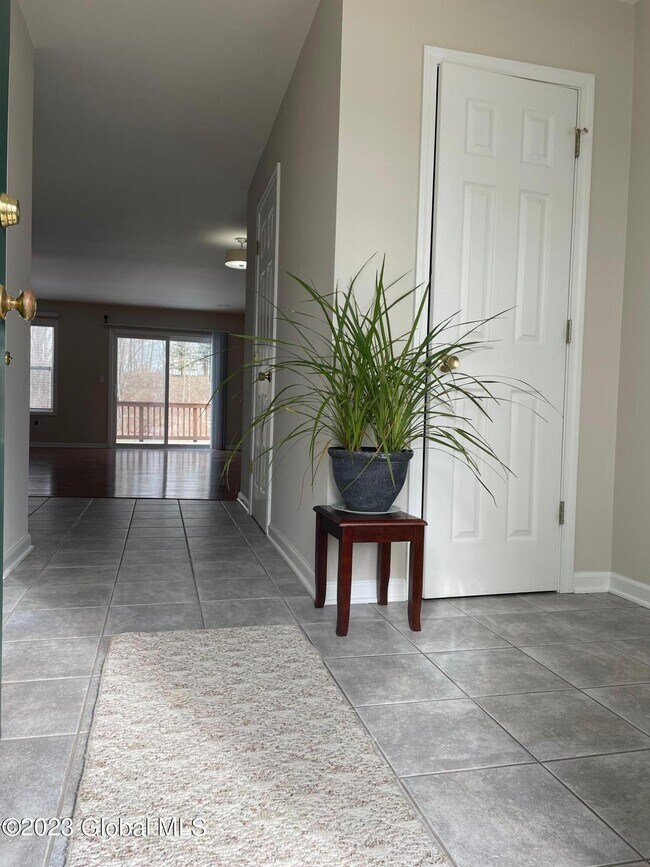 102 Harvard Rd, Watervliet, NY 12189 Townhome Rentals in Watervliet