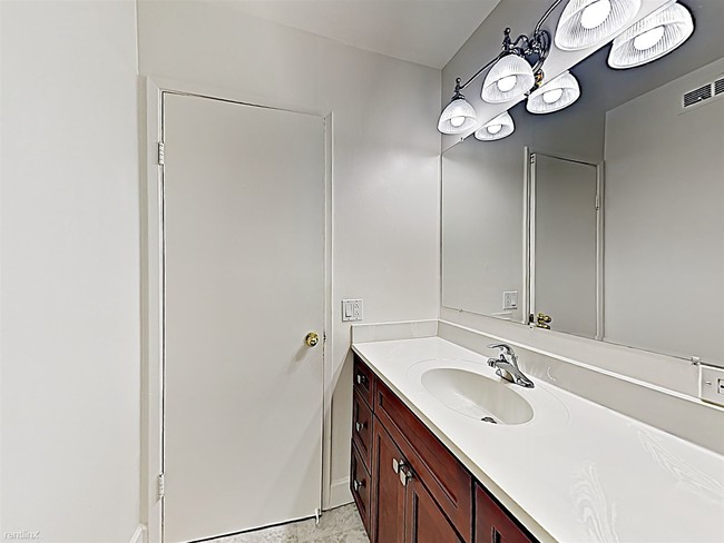 Building Photo - 2 br, 2 bath  - 840 Alice Ave Apt 2 Apt 2