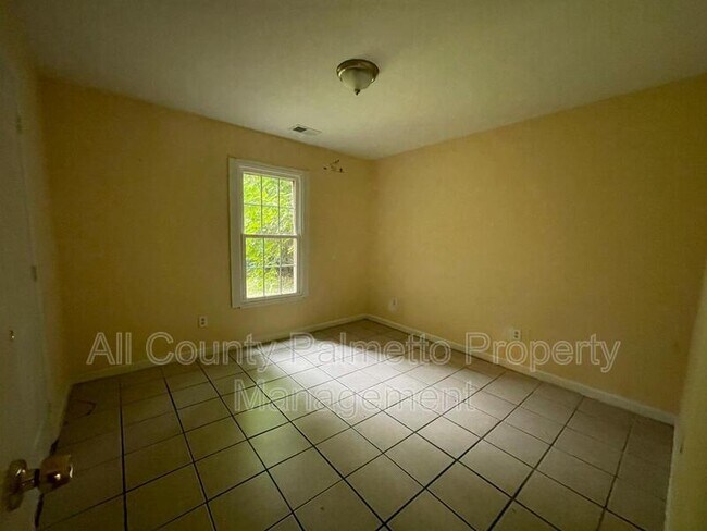 Building Photo - 204 A St