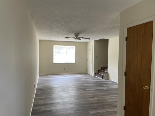 Foto del edificio - 6022 Springside Ln