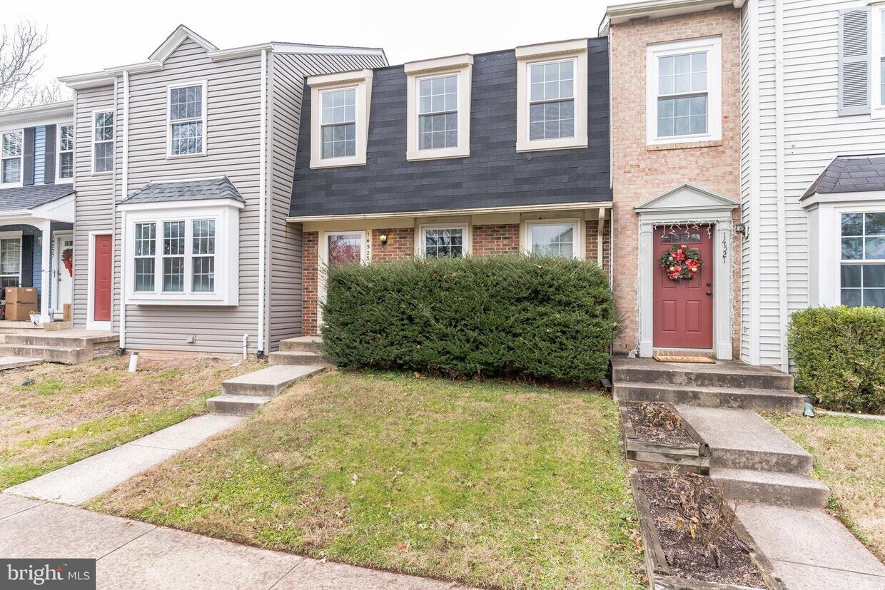 14523 Castleford Ct, Centreville, VA 20121 Townhome Rentals in