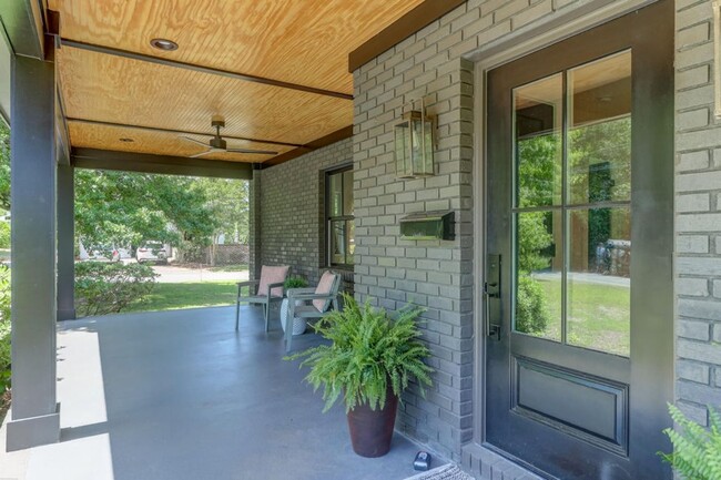 Building Photo - Gorgeous Renovated Ranch in South Windermere