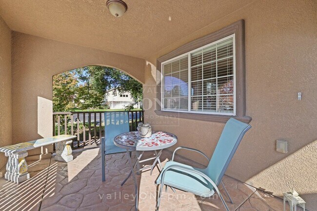 Building Photo - Single Story 4 Bedroom PET-FRIENDLY Home I...