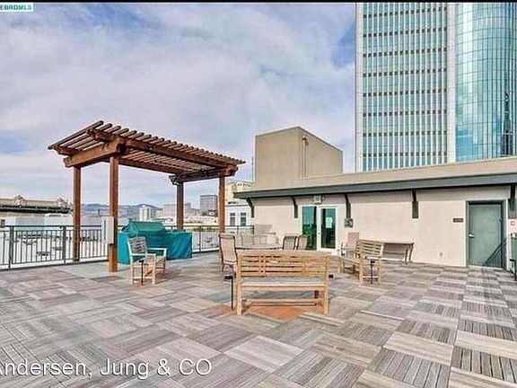 Rooftop Patio - 1511 Jefferson St