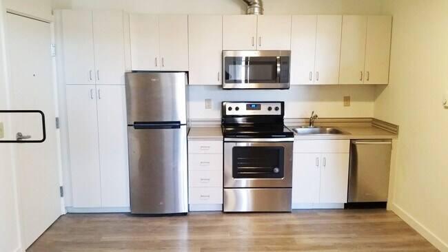 APT #204 - 822 N Killingsworth St